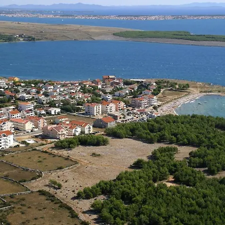 Quadruple 6476c Povljana
